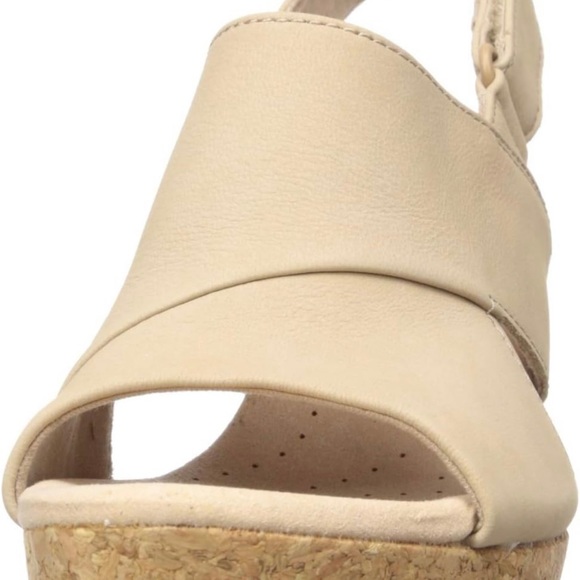 Like new in original box Clarks Annadel Sky Wedge Sandal size 7.5 Sand Nubuck - Picture 2 of 8